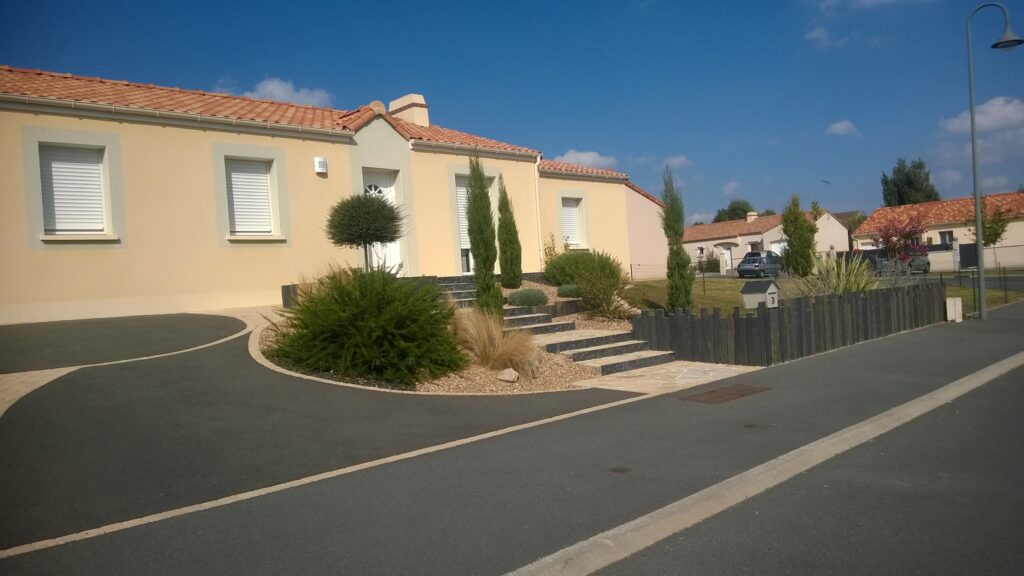 Sitename Enrobee Cholet AMENAGEMENT PORTE ET ACCES GARAGE